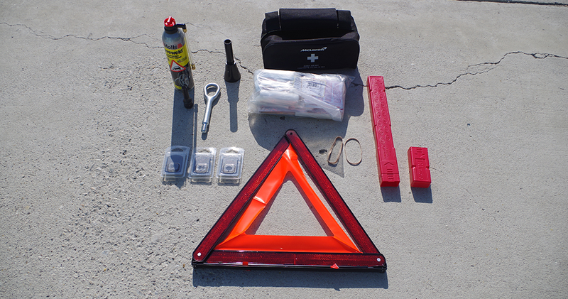 Illustration for article titled Here's What Comes In A $400,000 McLaren Supercar's Medical Bag